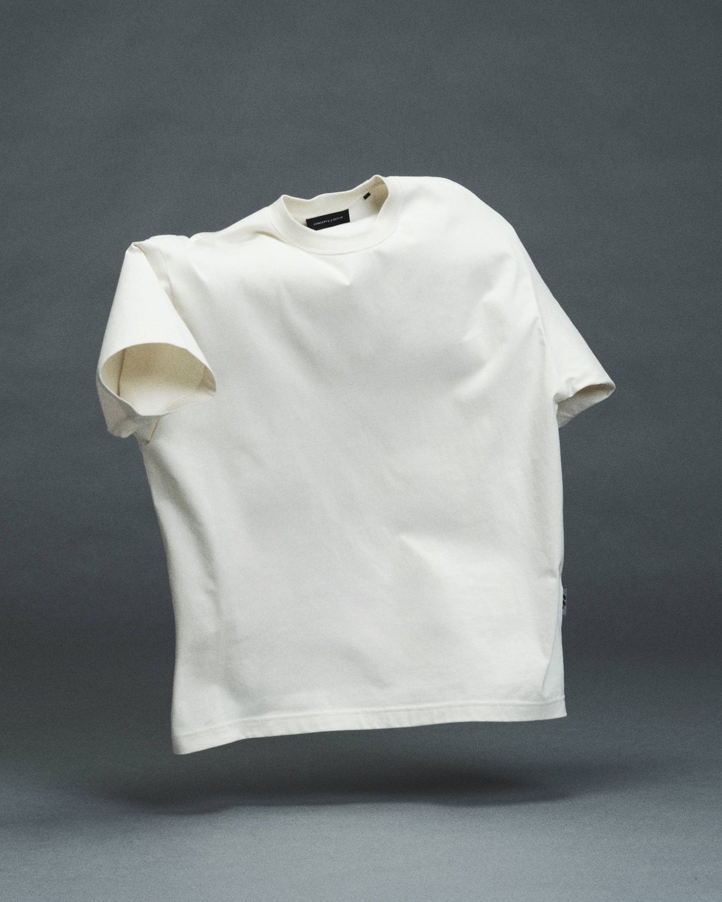 Form T-Shirt Pearl