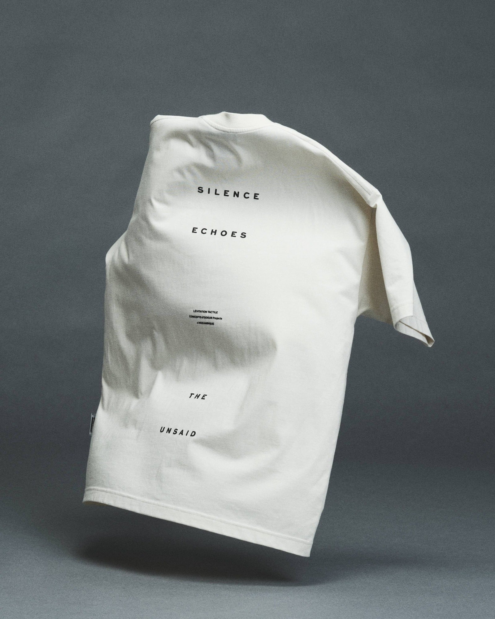 FALL SILENT Tシャツ Form T-Shirt Pearl – MOZAMBIQUE CONCEPTS d'ODEUR
